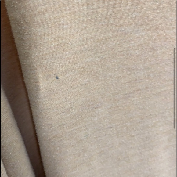 Aritzia Wilfred V Neck Tan T-Shirt Short Sleeve - Picture 4 of 8